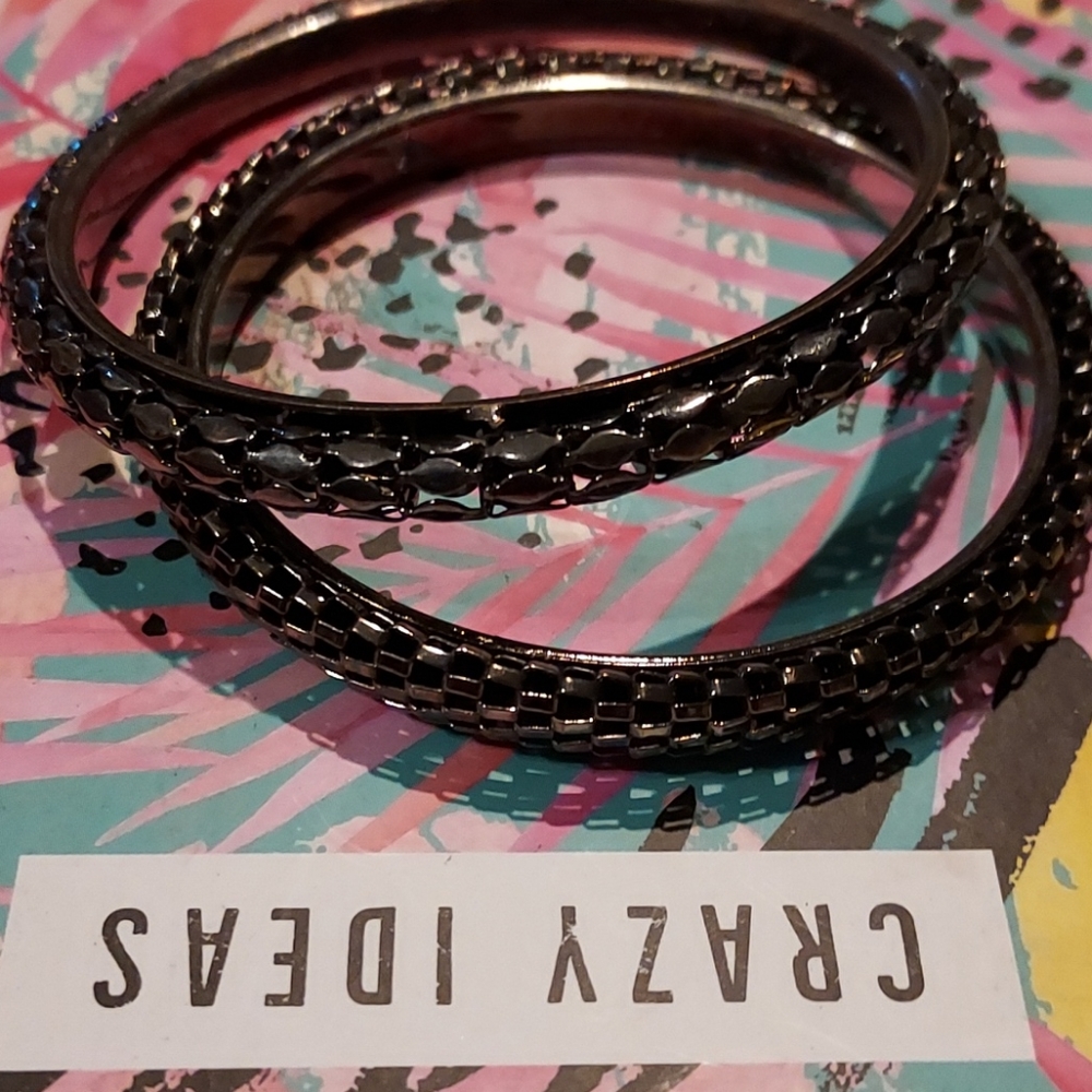 Pair of bracelets